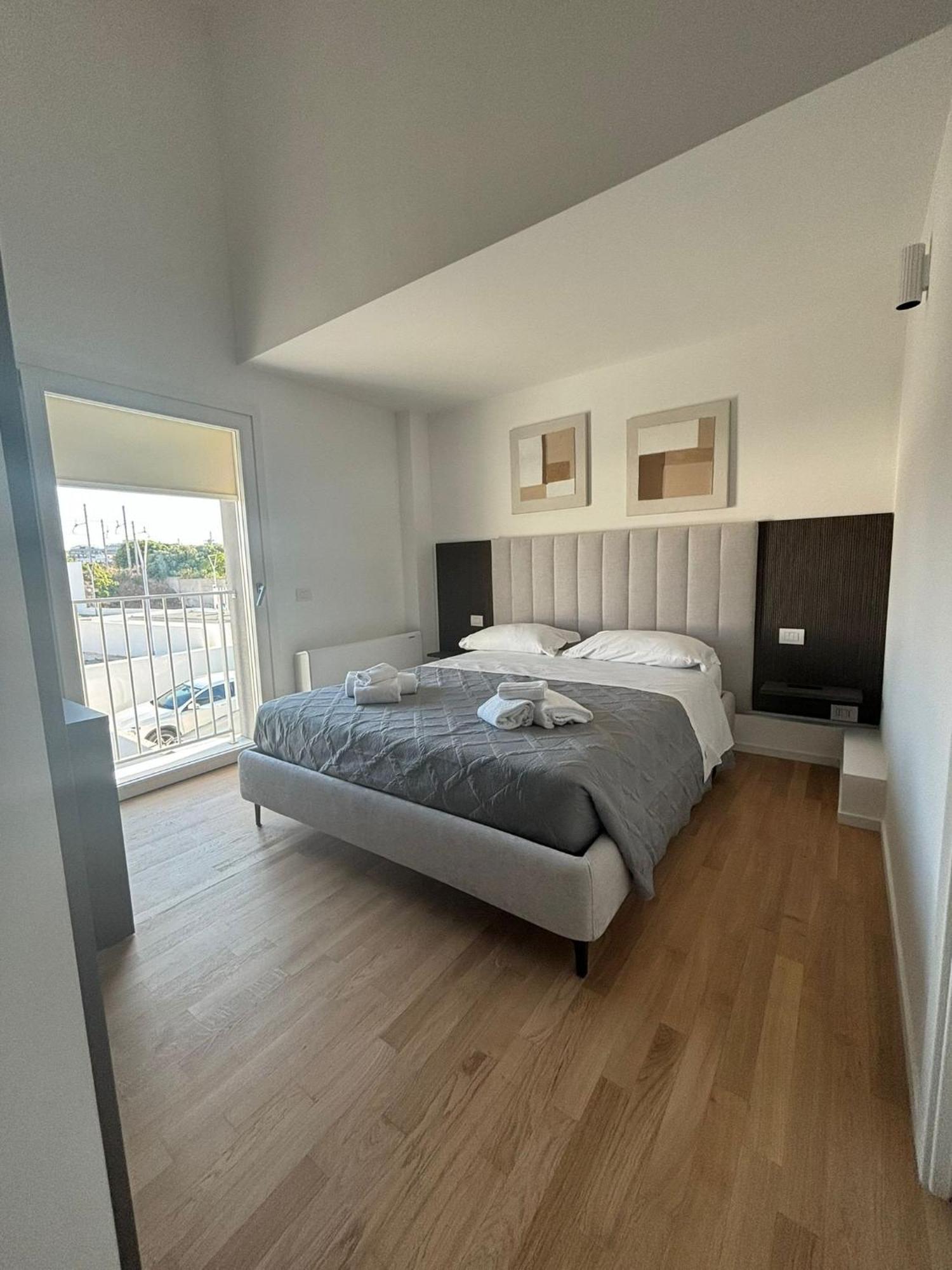 Luxury Apartment *